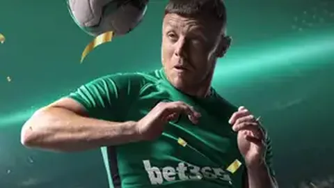 郑钦文面临排名下滑，却独选三月一赛，赛前坚持只为这一站，究竟所图为何？