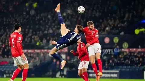 巴圣荣耀之路：三连霸征程，激战正酣：攻城掠地还是固若金汤？